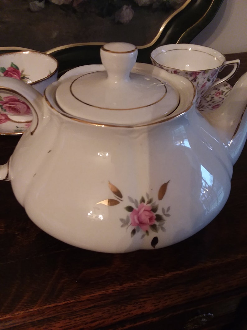 pink teapot,pink roses teapot,Pink roses wedding,wedding tea pot Ellgreave Teapot,roses teapot