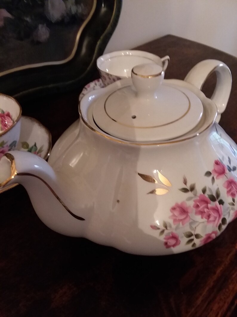 pink teapot,pink roses teapot,Pink roses wedding,wedding tea pot Ellgreave Teapot,roses teapot