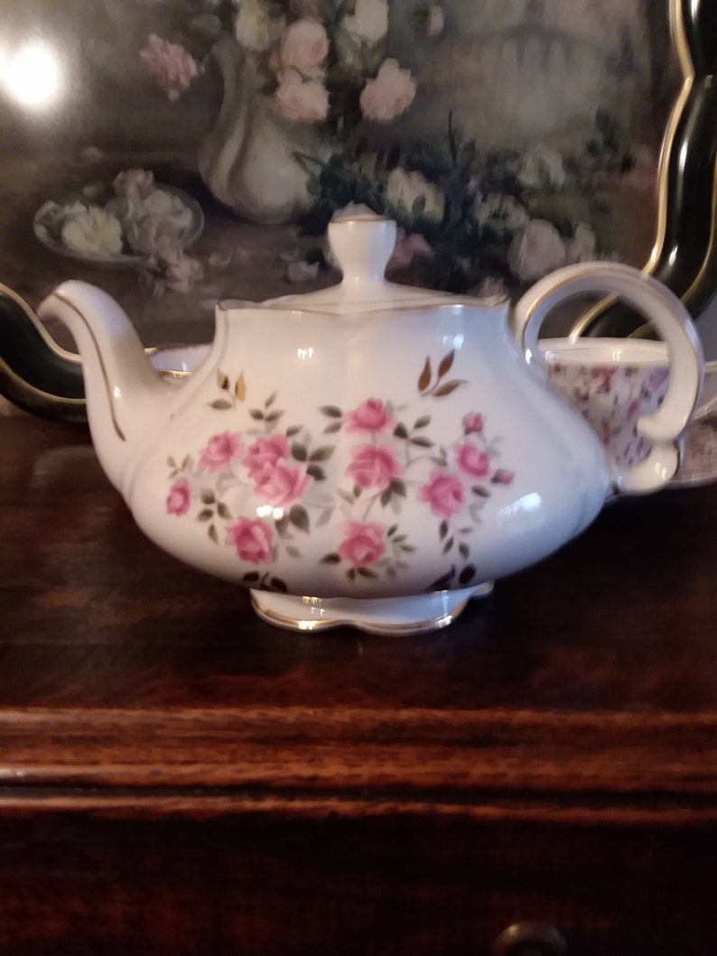 pink teapot,pink roses teapot,Pink roses wedding,wedding tea pot Ellgreave Teapot,roses teapot