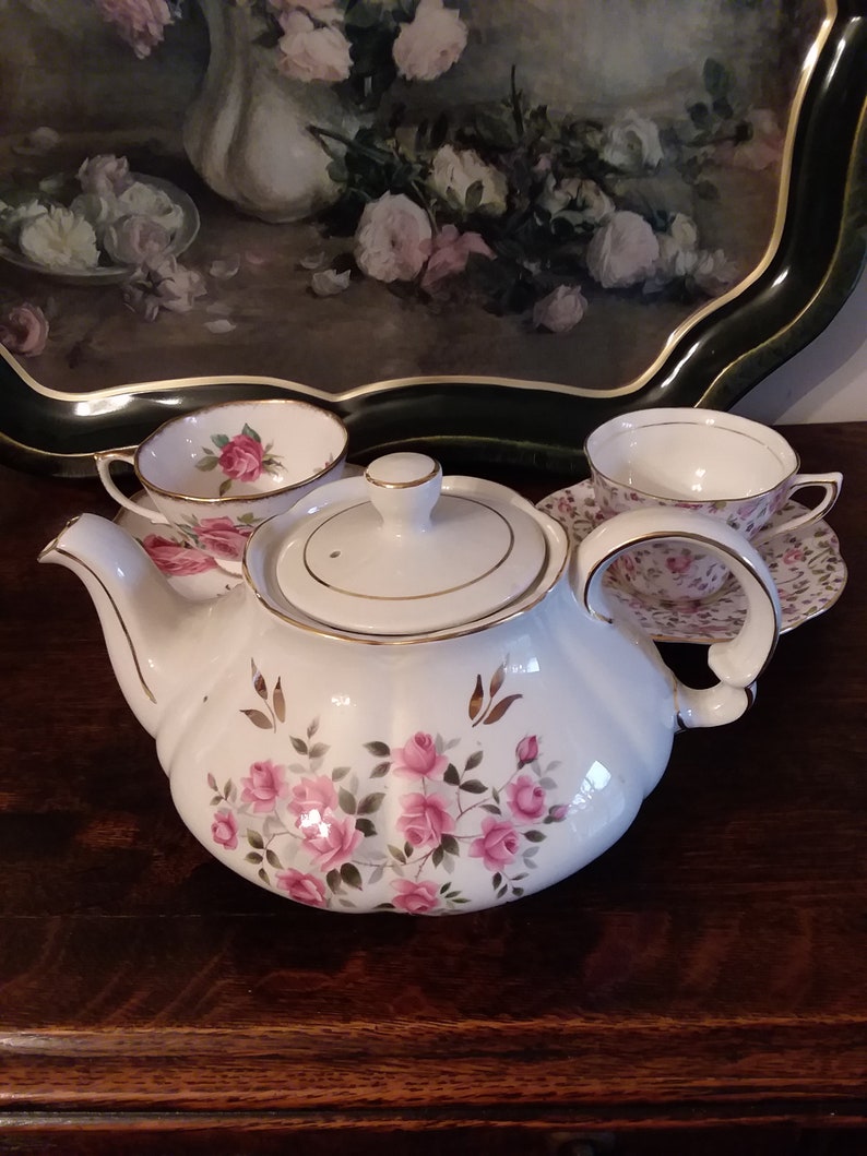 pink teapot,pink roses teapot,Pink roses wedding,wedding tea pot Ellgreave Teapot,roses teapot