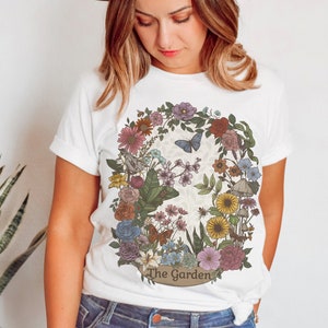 Das Garten Tarot TShirt, Cottagecore Ästhetisches Boho T-Shirt, Pflanzendame Mom Gartenarbeit Shirt, Witchy Naturliebhaber T Shirt, Botanisches Shirt