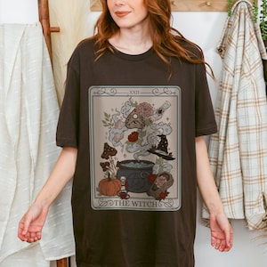 Camiseta The Witch Tarot Card Versão 2, Camiseta Grande Estética Witchy, Camiseta Boho Mística Mágica, Roupas Cottagecore da Moda, Camiseta Pagã