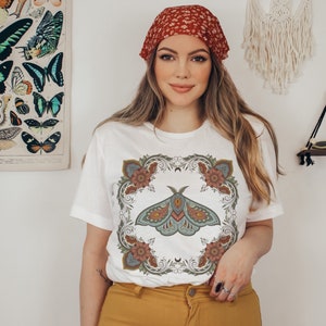 Butterfly Botanical TShirt, Cottagecore Aesthetic Butterfly Top, Nature Lover Oversized Tee, Trendy Forestcore T-Shirt for Women, Floral Top