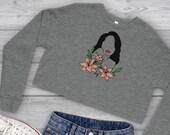 Retro Pinup Cropped Sweater, Pinup Shirt, Line Art Woman, Floral Shirt, Crop Top, Crop Shirt, Cropped Sweatshirt, Crop Pullover, Sweatshirt