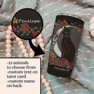 Vaso personalizado con carta de tarot familiar, vaso personalizado con tapa de Witchy Stuff, regalo gótico para amantes de los animales, taza de café con espíritu animal místico