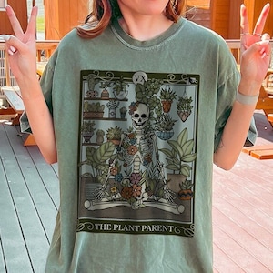Plant Parent Custom Tarot Card Comfort Colors Camiseta, House Plant Retro Style Camiseta de gran tamaño, Regalos para amantes de las plantas, Carta de tarot personalizada