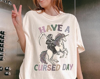 Camiseta del Día Maldito: Divertida camiseta gráfica de unicornio y la Parca