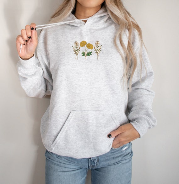 Custom Wildflower Embroidered Hoodie, Cottagecore Flower Embroidery  Sweatshirt, Personalized Gift for Her, Birth Month Vintage Floral Top 