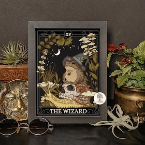 Póster de carta de tarot personalizada de The Wizard, decoración de goblincore de bruja personalizada, decoración de pared de rana de mago místico, arte de pintura de rana retro divertido
