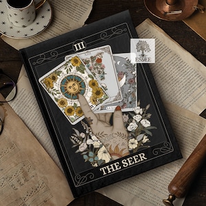 The Seer Tarot Card Cuaderno de tapa dura personalizado, Lector psíquico Tarot Journal, Oracle Card Small Grimoire Book, Papelería personalizada