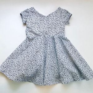 music note dress, girls music dress, toddler music note dress, music recital dress, baby music dress, girls birthday dress, school dress