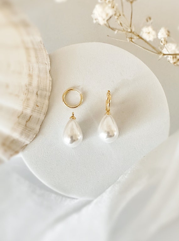 Large teardrop pearl earrings discount