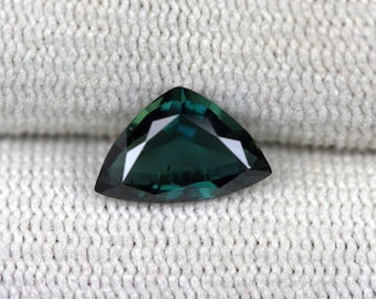 CERTIFIED Unheat 2,32 Carats Parti Sapphire. Kolor niebiesko-zielony. Fantazyjny szlif Trillion. Piękny kolor.
