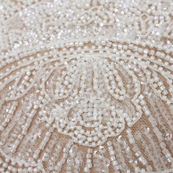 Tissu de dentelle perlé 3D lourd, tissu de robe de mariée de luxe dentelle de mariée, tissu de dentelle de broderie perlée, tissu de dentelle perlé par cour