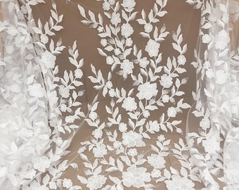 Tejido de encaje con bordado floral: tul blanco roto para vestido de novia