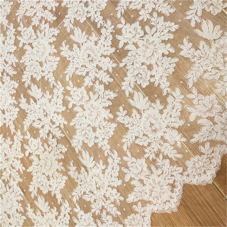 Elegant Corded Lace Fabric Beautiful Floral Wedding Dress Fabric Soft Bridal Lace Fabric By The Yard