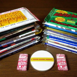 VINTAGE Football Cards-26 Pack Selection-NFL-Gift-Packs-Lot-Card-Unopened Packs-Factory Sealed Packs-RANDOMLY Inserted Hof Autographs/Autos