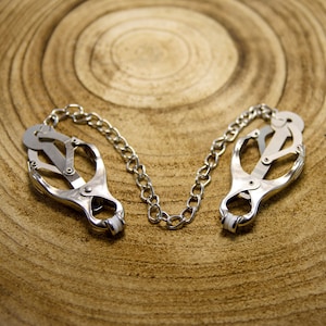 Japanese Clover Nipple Clamps