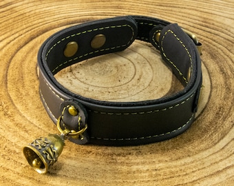 Leather brass bell collar