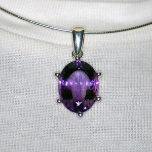 Amethyst pendant image 2