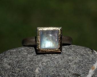 Bague en pierre de lune arc-en-ciel carrée, brillante