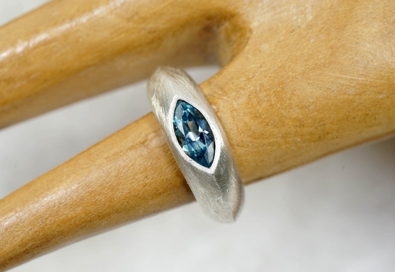 topaz ring image 3