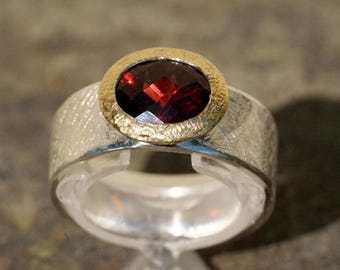 Bague grenat, rouge profond et brillant