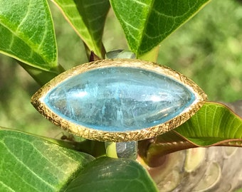 Aquamarine Ring Navette in gold version