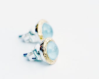 Aquamarine stud earrings, setting in gold