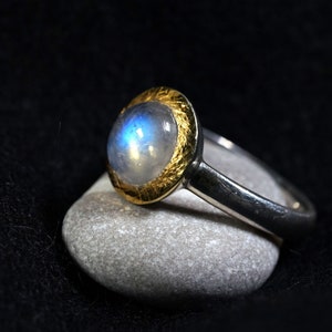 Rainbow moonstone ring fine image 1