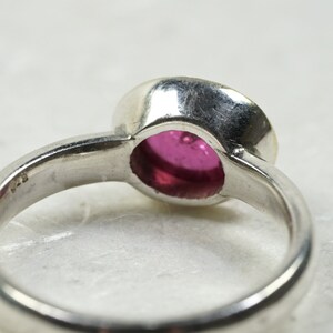 Oval tourmaline ring, fine and elegant, with gold setting image 8