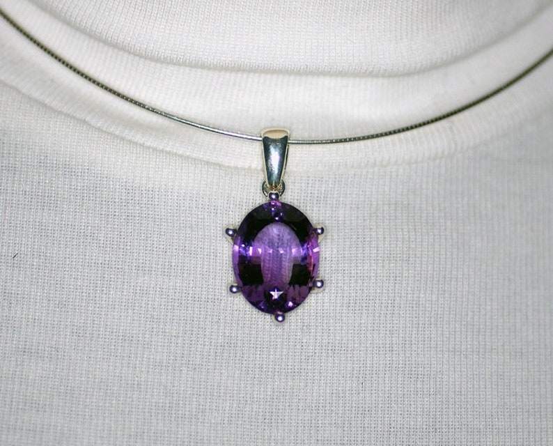 Amethyst pendant image 2