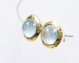 Boucles d'oreilles à tige en aigue-marine, monture en or
