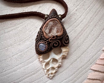 Biplex Perca Seashell Hiddenite and Moonstone Necklace