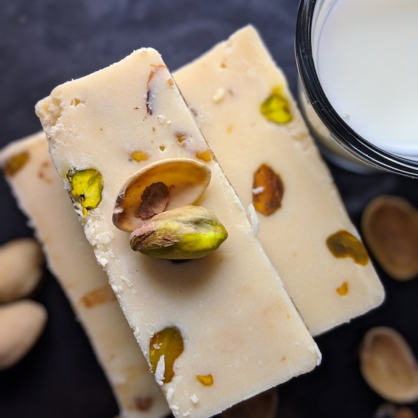 Irish Cream Fudge | Alcohol Zinged™ White Chocolate Pistachio Gourmet Fudge - Alcohol Infused Chocolate - Irish Gifts - No Buzz Treats