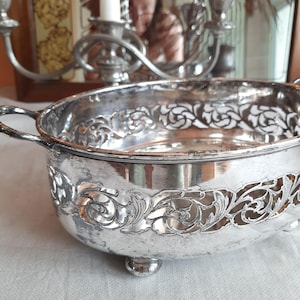 oval vase centerpiece in silver metal