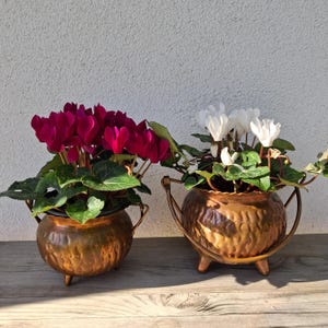 petit pot de fleurs en cuivre Italie
