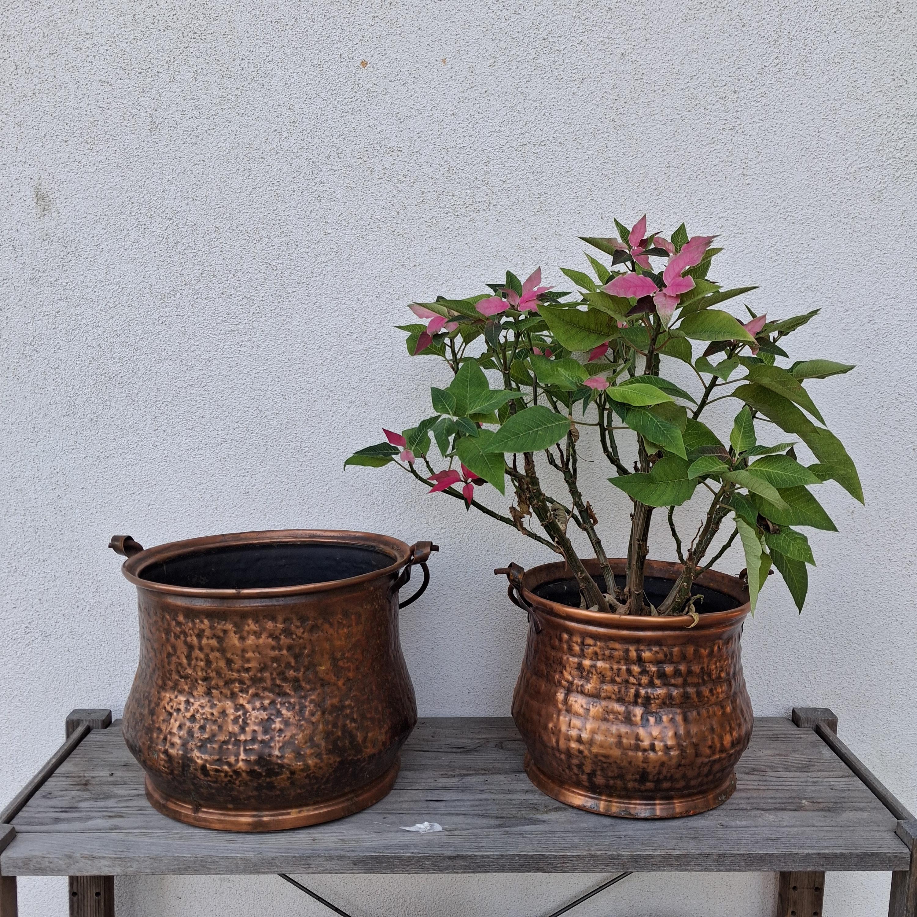 Vaso da fiori vintage in metallo, anni '50 in vendita su Pamono