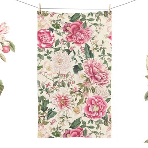 Vintage Floral Hand Towel | Elegant Chintz Pattern Towel | Luxury Cottage Bathroom Decor | Boho Bathroom Accessory
