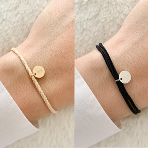 Bracelets partenaires cordon noir et blanc personnalisés cadeau pour mariage, anniversaire, anniversaire, etc. image 1