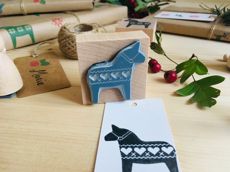 Rubber stamp dala horse with heart pattern scandinavian nordic christmas motive wooden mounted paper craft gift self-made design stempel