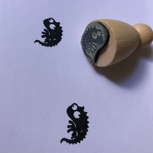 Rubber stamp chameleon wooden mounted paper craft gift animal zoo self-made design stempel