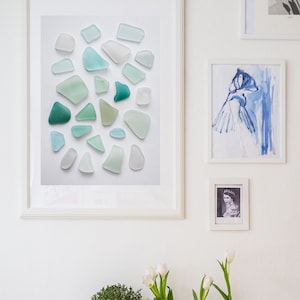 Zeeglascollectie, gevonden voorwerpen, zeeglas, zeeglasprint, oceaankaart, turkoois, tuimelde rotsen, getrommeld glas, glaskunst