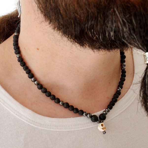 Collier crâne pour homme pierres de Lave et Hématite