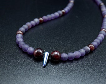 Collier perles améthyste et grenat, pointe en verre, pour homme