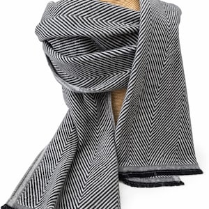 Soft and elegant black/ white woolen scarf with herringbone design