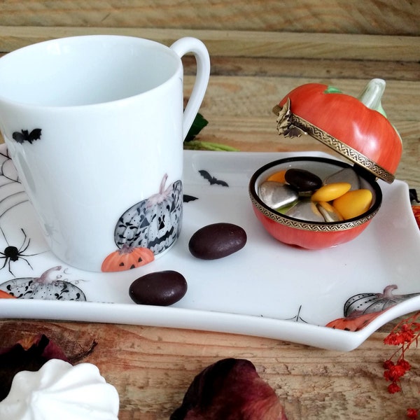 Halloween Kaffeetasse - Porzellan-Espresso und sein Tablett für einen Gourmet-Kürbiskaffee