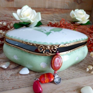 Porcelain jewelry box with lily of the valley decoration personalised gift image 3