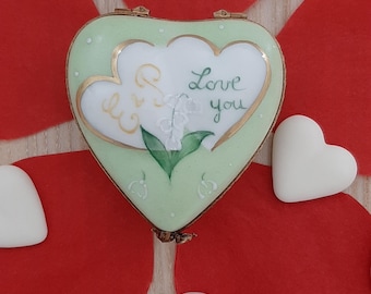 Box 2 interlaced hearts in porcelain decorated with lily of the valley and gold - Ring box or necklace box a gift to personalize