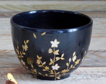 Black tea cup in Limoges porcelain - Gold japanese flowers decor